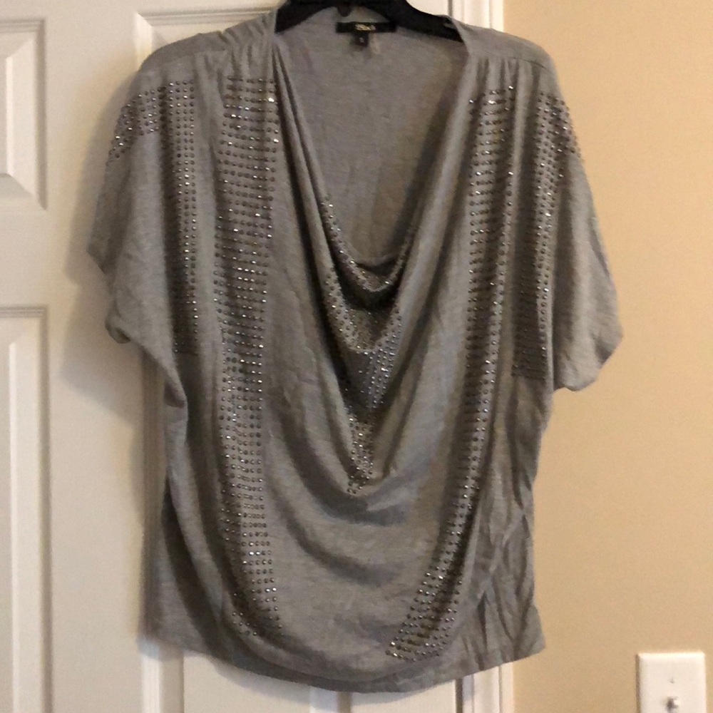 Gray shirt sleeve shirt for casual or night out
